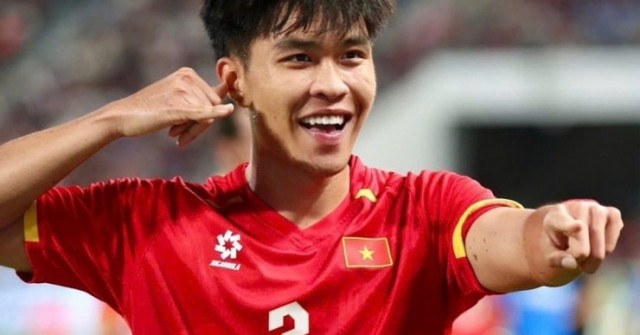 Ảnh cũ của trung vệ Lý Đức bị chê phản cảm