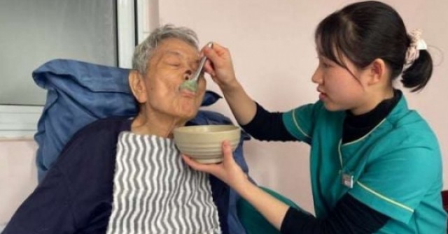 Dở khóc dở cười thuê giúp việc (bài 1): Người trộm cắp, kẻ ôm tiền “cao chạy xa bay” bỏ rơi người già