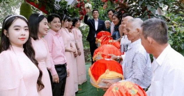 Tiết lộ thú vị về dàn bô lão bê tráp gây ‘sốt’ mạng ở Đồng Tháp