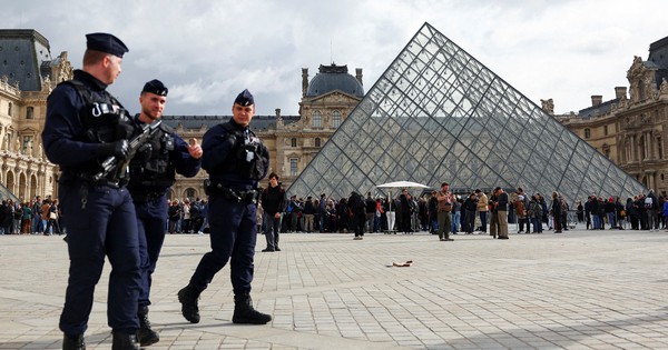 2 nghi phạm đã nhận tội trộm đồ tại bảo tàng Louvre, nhưng vẫn không ai biết 8 bảo vật đang ở đâu