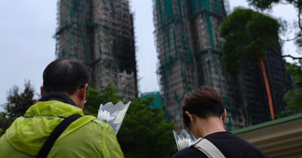 Những hình ảnh không thể nói nên lời 4 ngày sau hoả hoạn lịch sử tại Hong Kong (Trung Quốc)