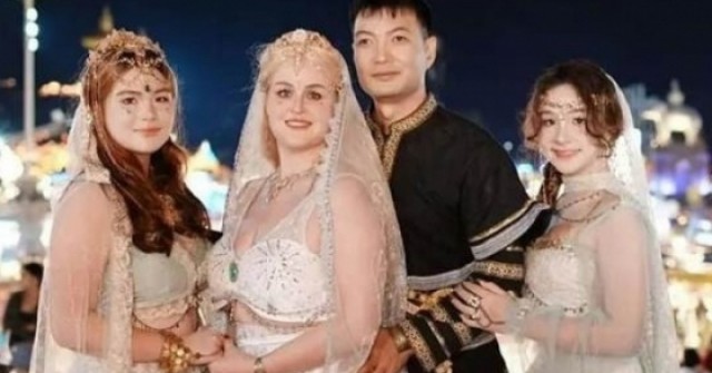 Chuyện tình cổ tích của chàng trai khiếm thị làm nghề mát-xa và nữ tiến sĩ Mỹ