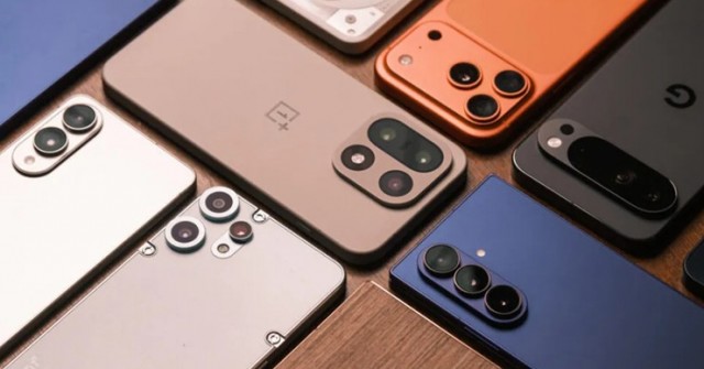 Nhìn lại chiếc smartphone nổi bật nhất năm 2025