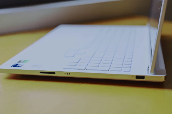 Lenovo Legion 7i Gen 10 - Laptop gaming không chỉ mạnh mà còn đẹp lung linh và rất thông minh