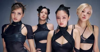 BLACKPINK lập kỷ lục bán album
