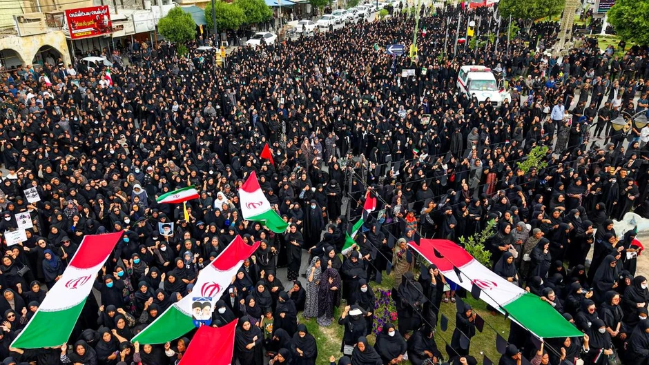 Chùm ảnh: Nhìn lại một tuần Iran chìm trong cuộc xung đột "chưa từng có"