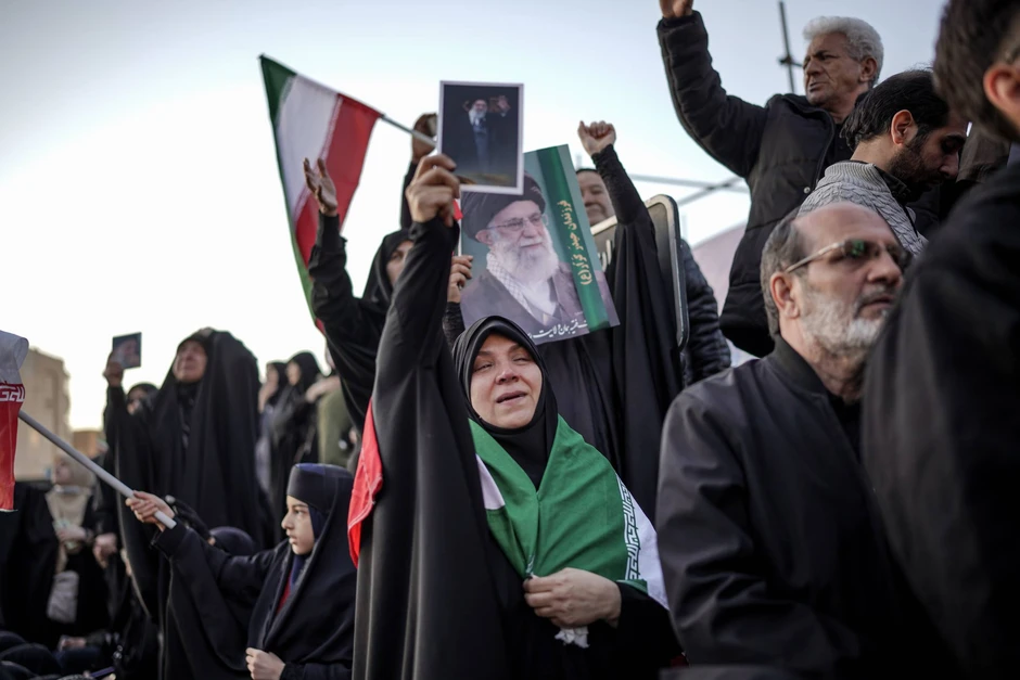 Chùm ảnh: Nhìn lại một tuần Iran chìm trong cuộc xung đột "chưa từng có"