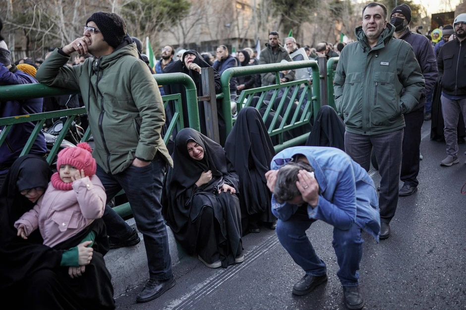 Chùm ảnh: Nhìn lại một tuần Iran chìm trong cuộc xung đột "chưa từng có"