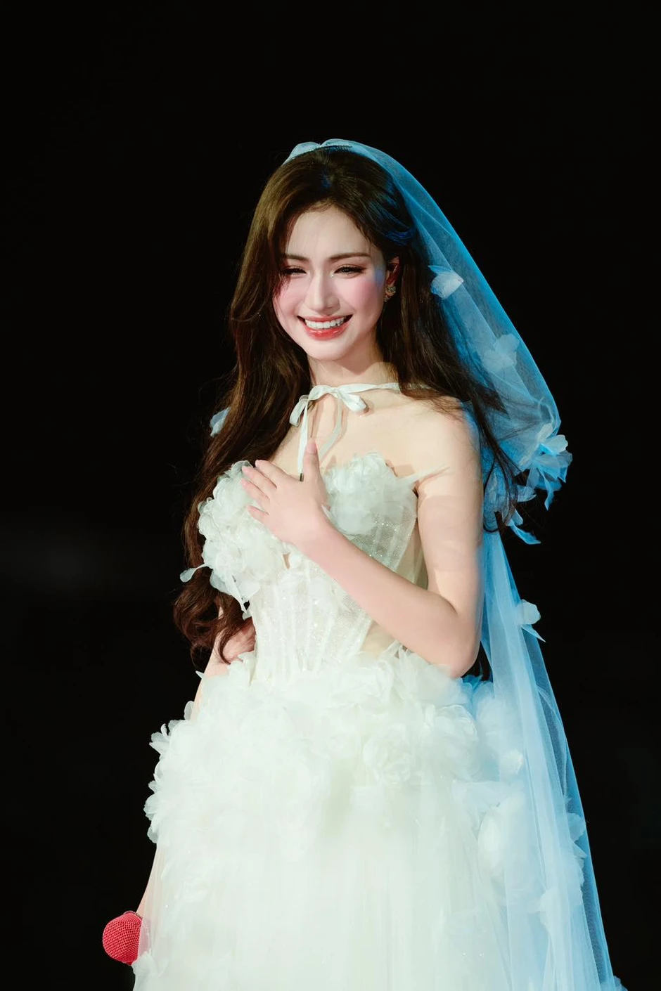 Đây là cách cả nước chờ ngày bạn trai quân nhân cưới Hoà Minzy Đây là cách cả nước chờ ngày bạn trai quân nhân cưới Hoà Minzy