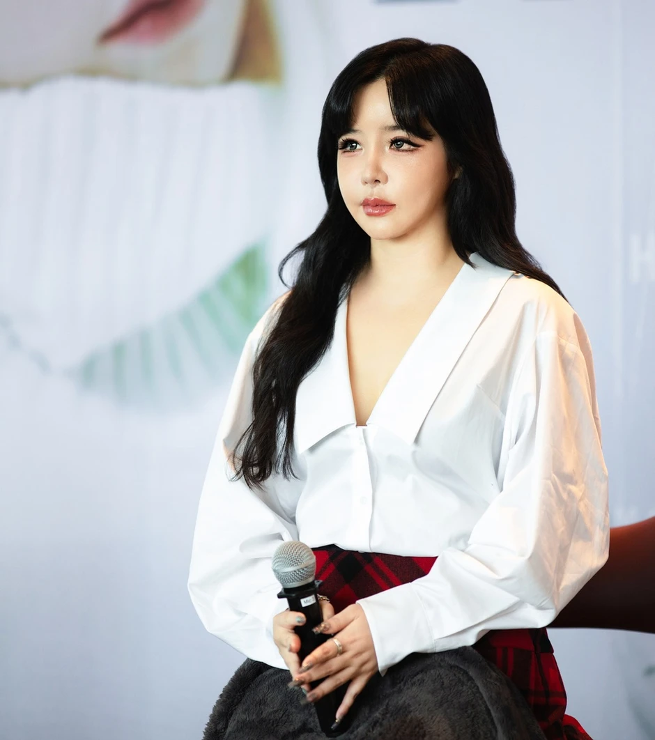 Drama Park Bom với 2NE1 chưa dừng lại, tiếp tục có tình tiết mới cho dân tình chấm hóng Drama Park Bom với 2NE1 chưa dừng lại, tiếp tục có tình tiết mới cho dân tình chấm hóng