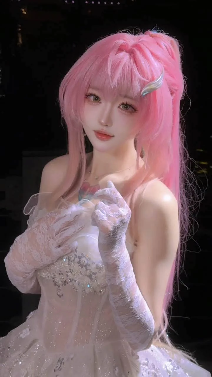 Nữ coser cỡ này thì anh người yêu "chịu" làm sao được Nữ coser cỡ này thì anh người yêu "chịu" làm sao được